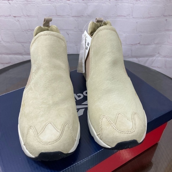 REEBOK FURY CHELSEA BOOT. beige suede leather material. Women’s running shoes 7 - Picture 2 of 15